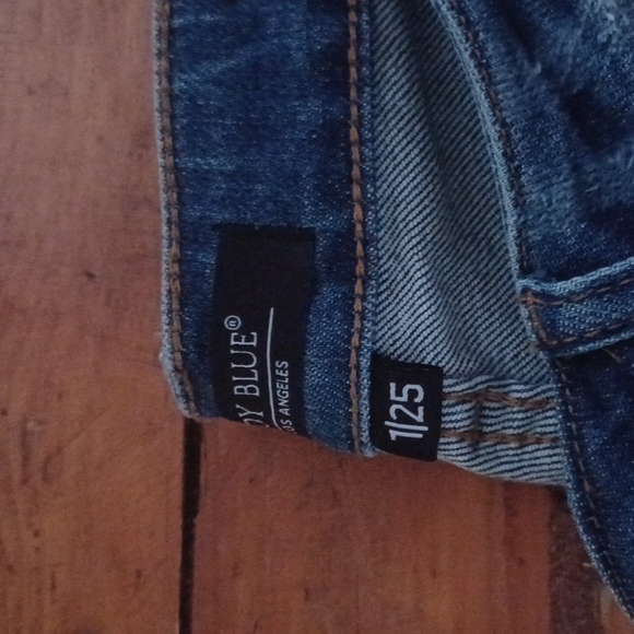 Jeans - Picture 2 of 3